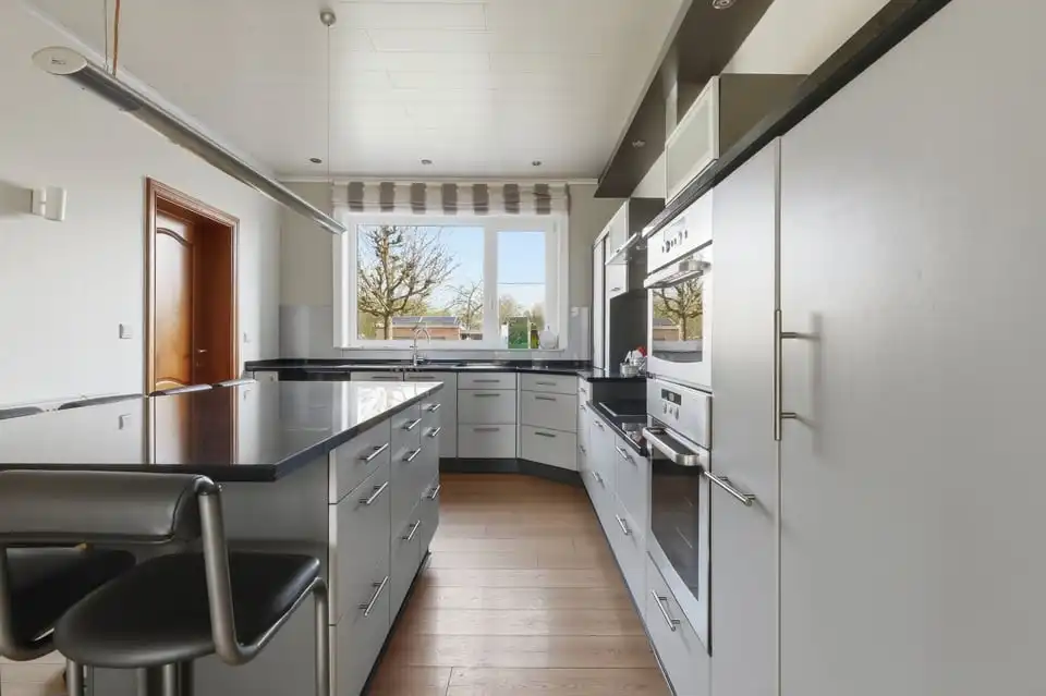 Instapklare gezinswoning met 3 slaapkamers en ruime tuin en garage in Tongeren foto 40