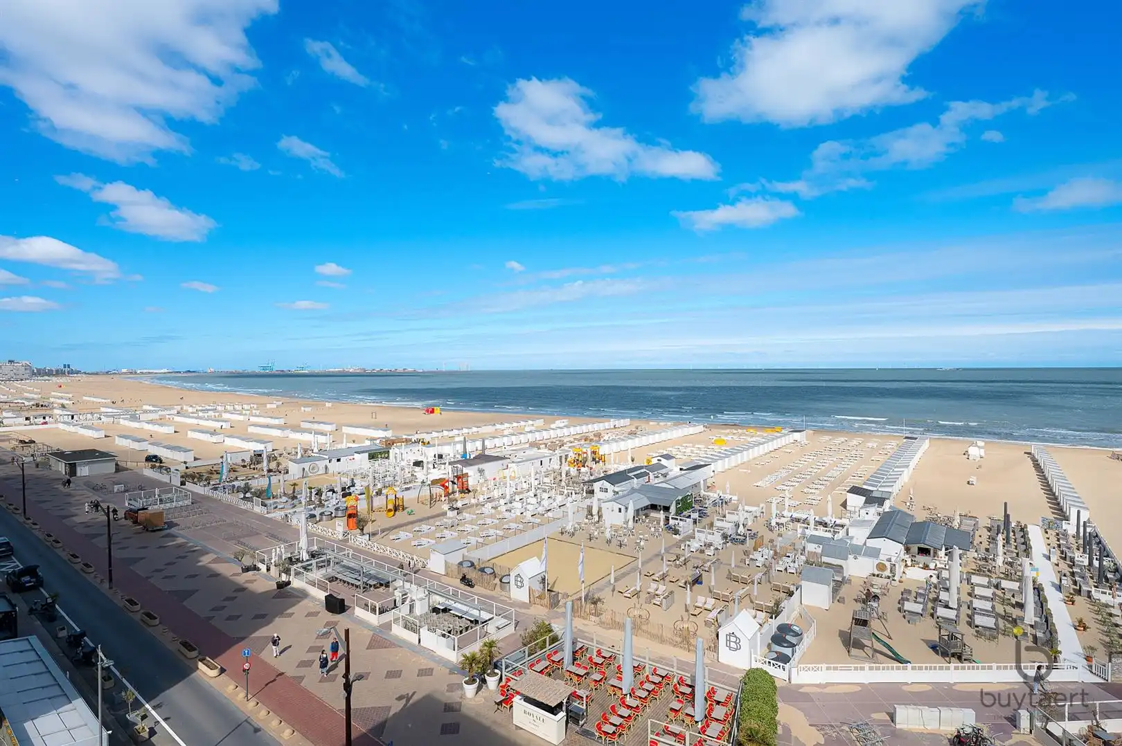LUXUEUS GERENOVEERD & VOLLEDIG GEMEUBELD APPARTEMENT MET PANORAMISCH ZEEZICHT AAN HET RUBENSPLEIN!  foto 27