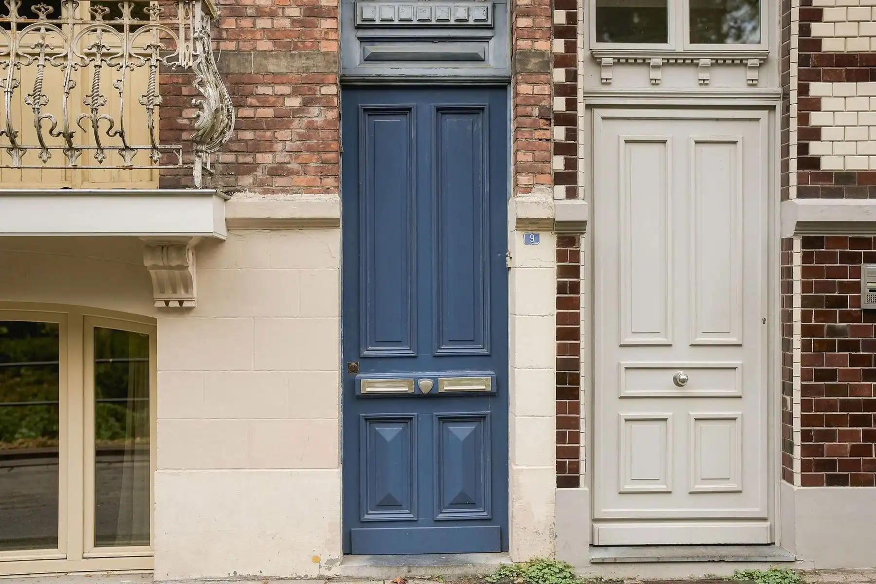 Te renoveren neoclassicistische woning op de rand van Bruge foto 5