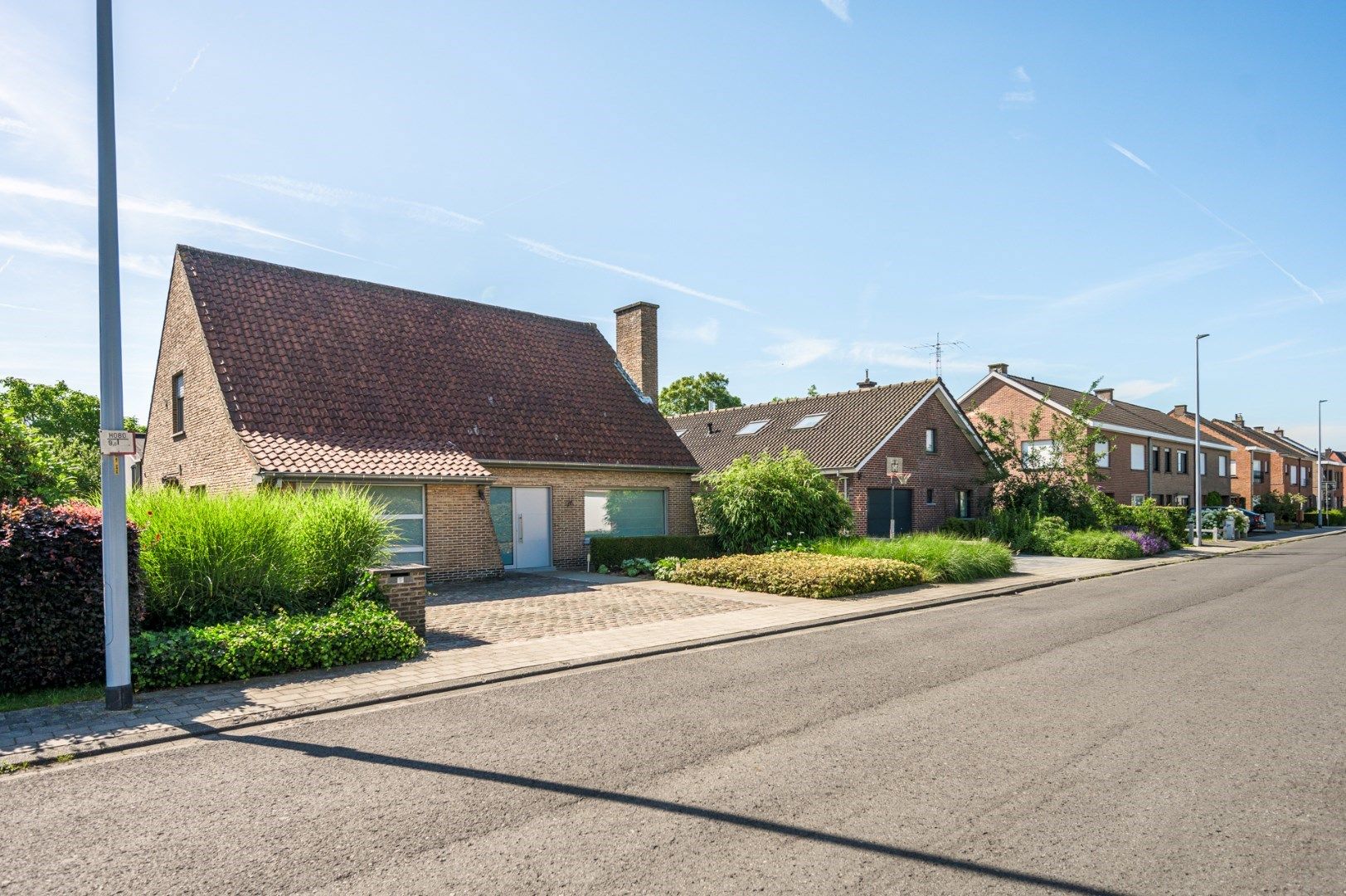 Alleenstaande woning op 813 m² in zeer rustige buurt met 3 slks + gelijkvloers bureau. foto 26