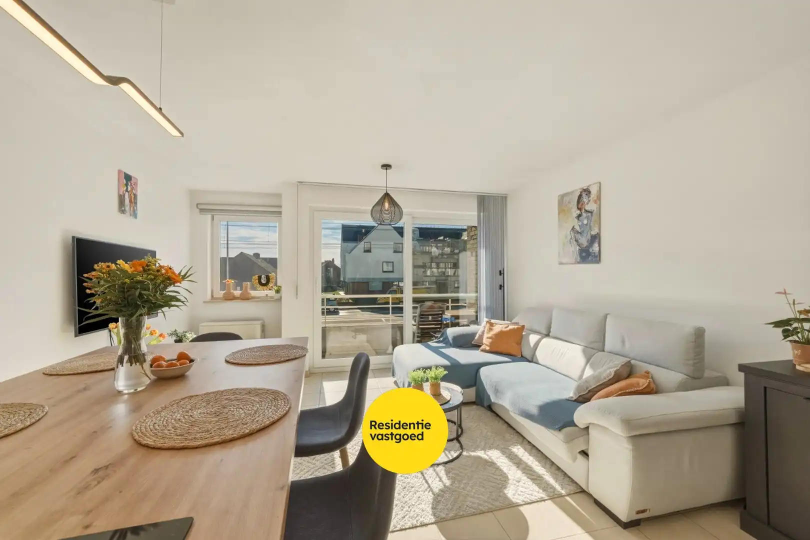 Instapklaar 3- slaapkamerappartement op toplocatie aan het strand! foto 3