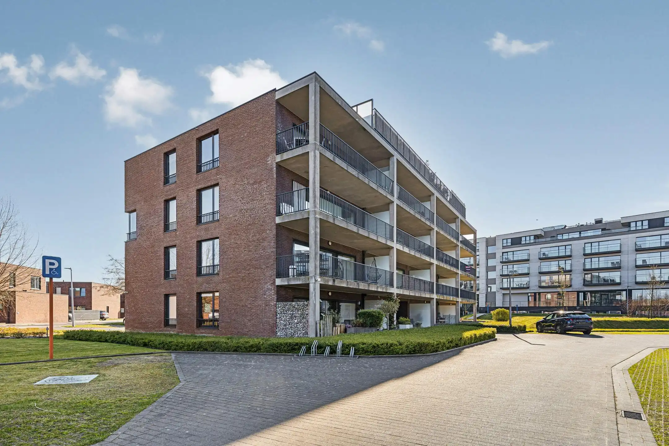 Lichtrijk appartement met terras nabij Damse Vaart te Brugge foto 17