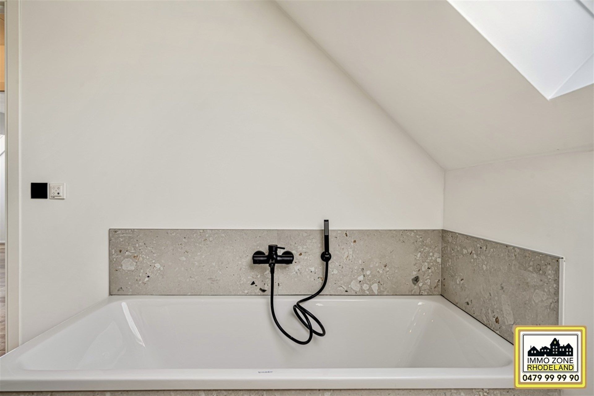Luxueus gerenoveerde woning met 3 slpks en prachtige tuin foto 23