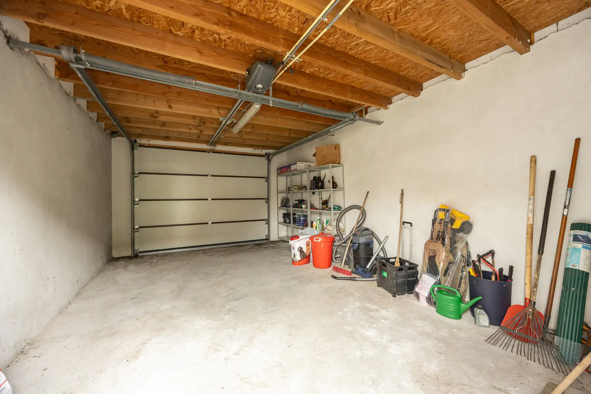 Zeer ruime woning met oprit, garage, terras en grote tuin! foto 23