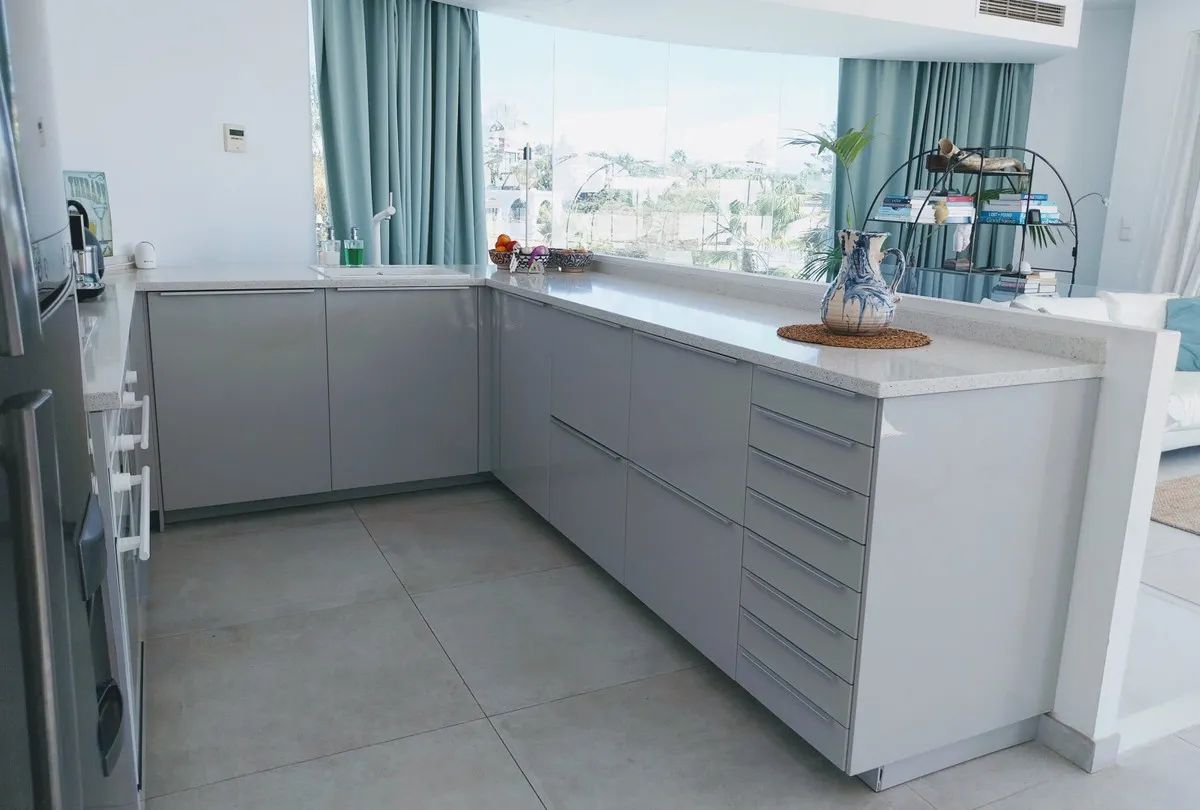 Unieke villa op wandelafstand van het strand in Marbesa: luxe wonen met uitzicht tot Gibraltar foto 7