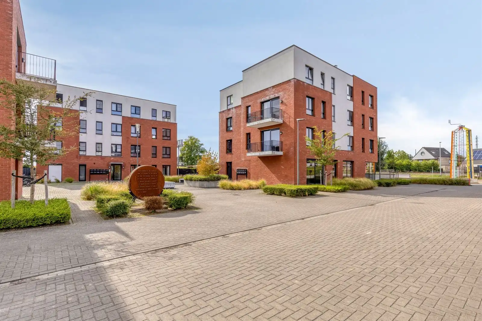 Rustig gelegen en instapklaar appartement met 1 slaapkamer, ruime tuin en private autostaanplaats. foto 24
