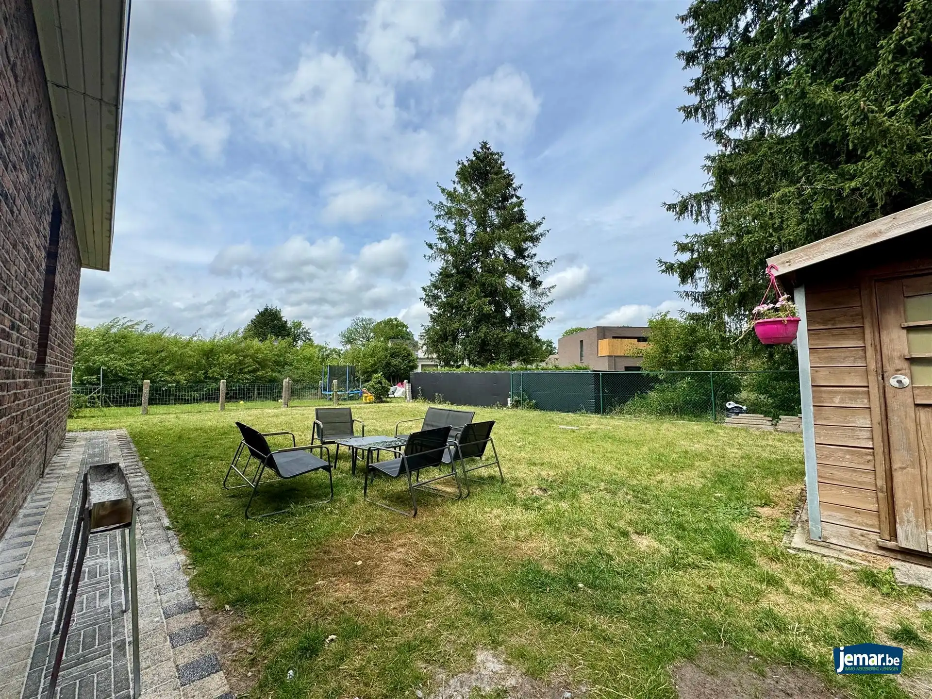 Ruime gezinswoning met 5 slaapkamers foto 5