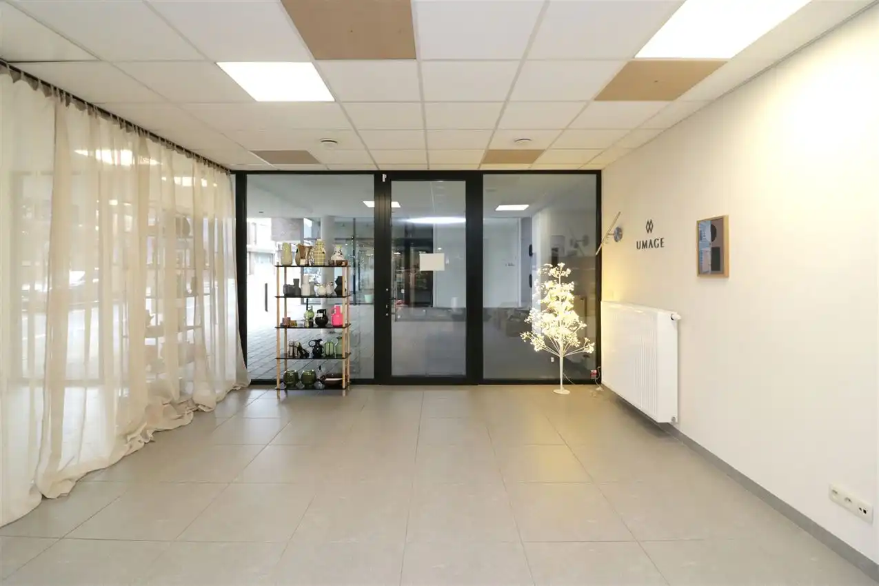 handelszaak met grote zichtbaarheid te midden van centrum foto 18