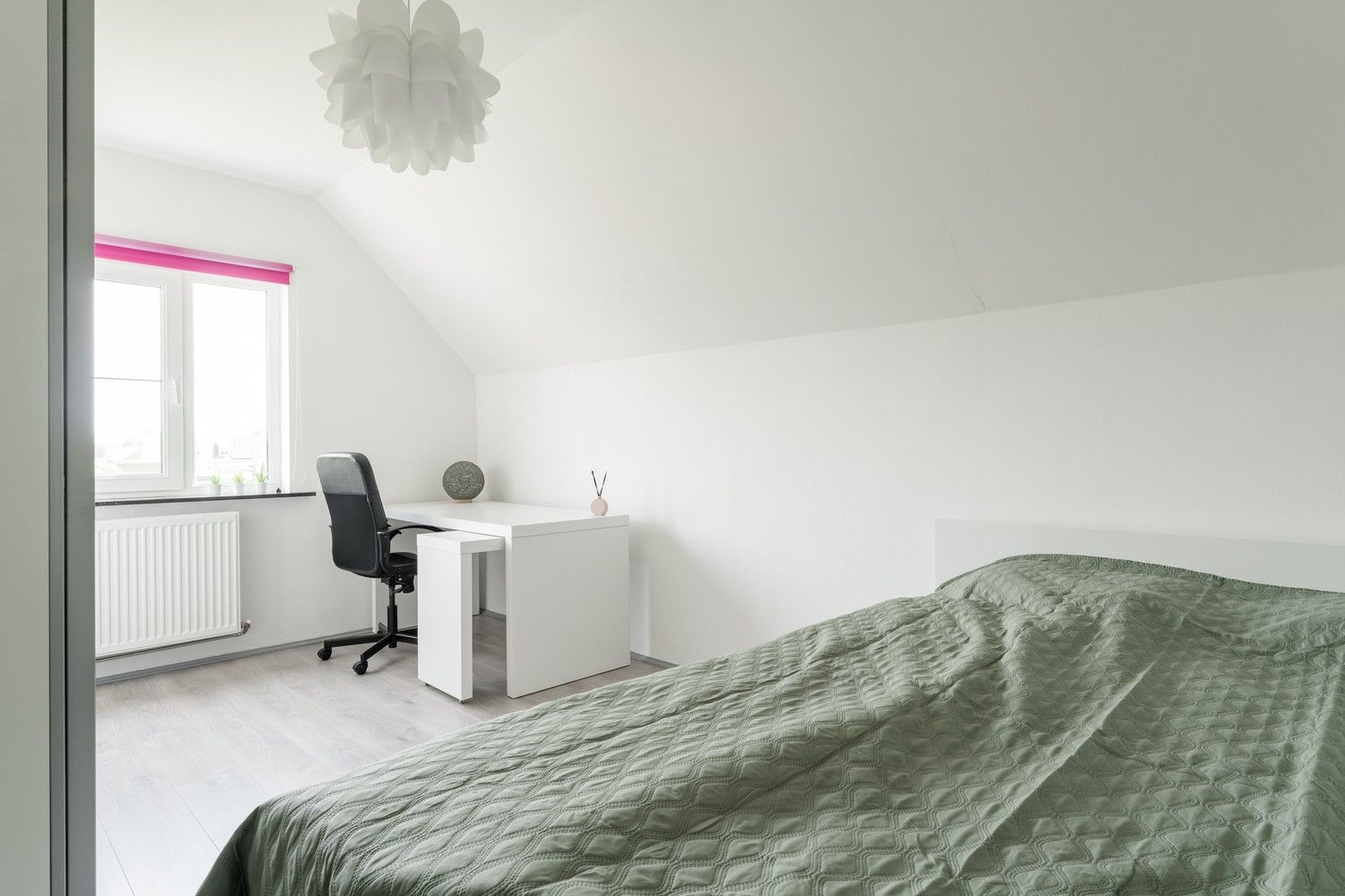 Vrijstaande ruime woning op toplocatie in Lommel! foto 17