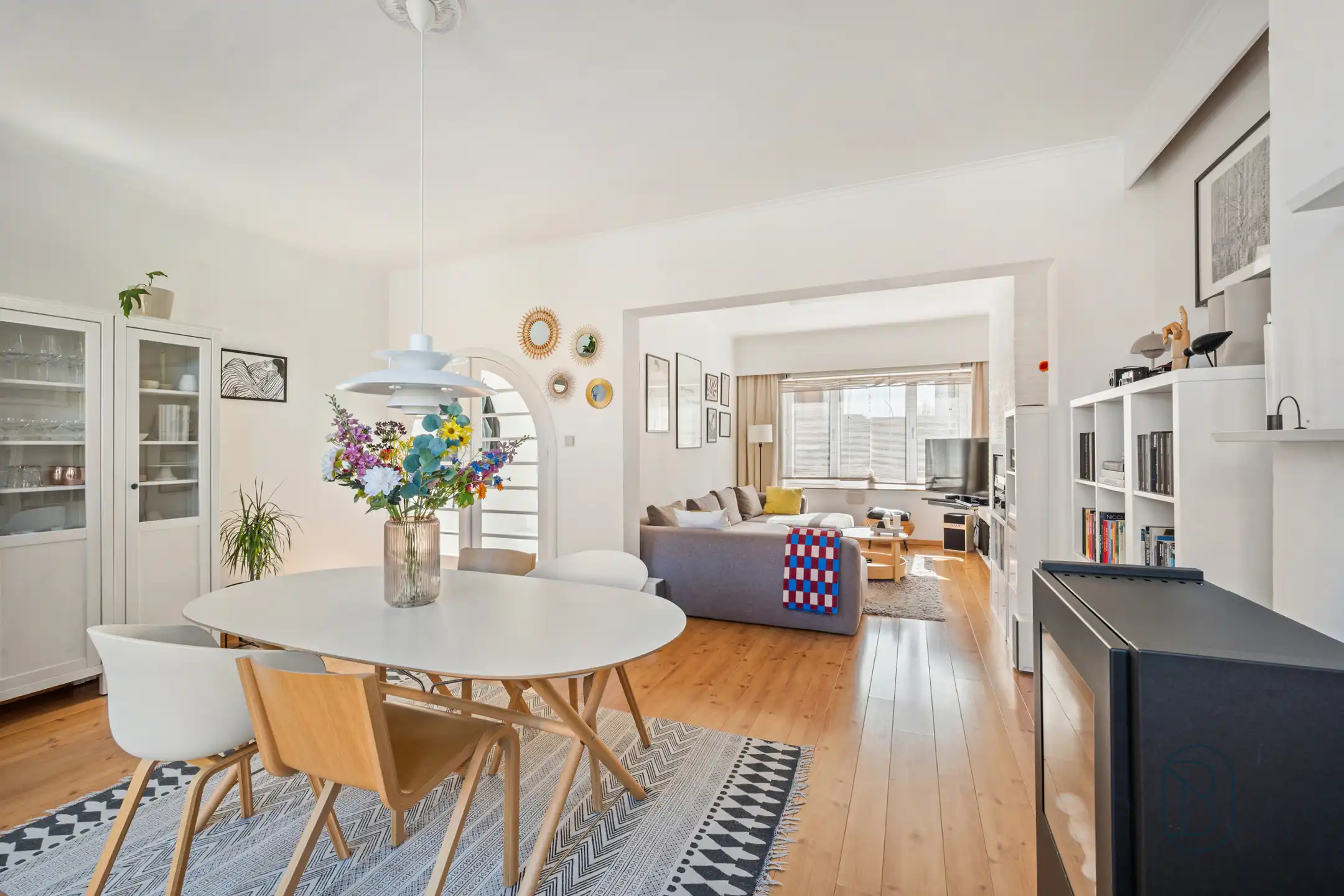 Instapklare woning met zonnige tuin in hartje Kortrijk foto 7