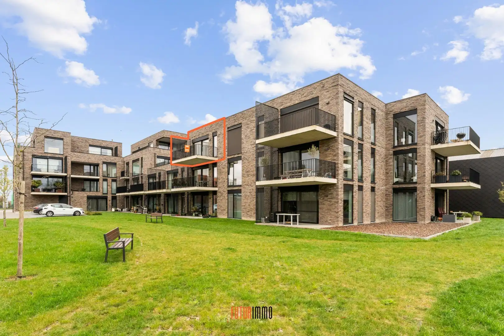 Ruim en lichtrijk 2-slpk appartement met dubbel terras foto {{pictureIndex}}