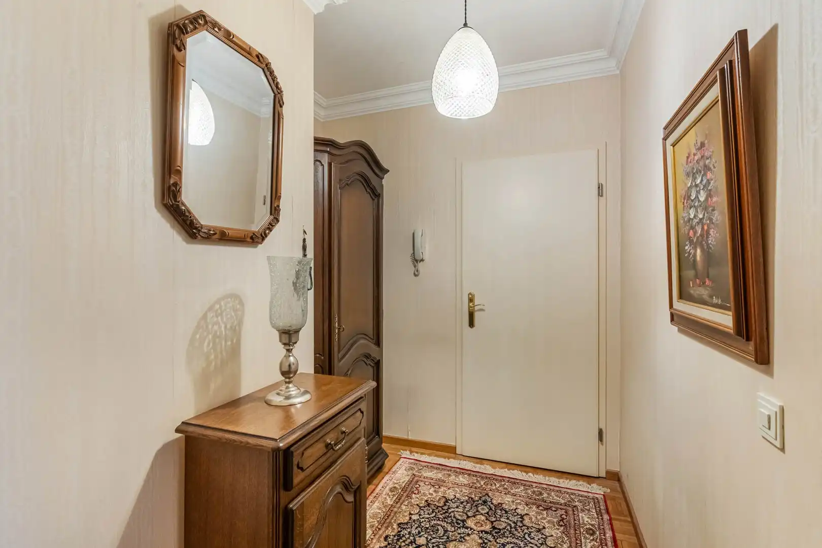 Ruim en lichtrijk appartement met 3 slaapkamers, balkons, garage en berging in Genk foto 6