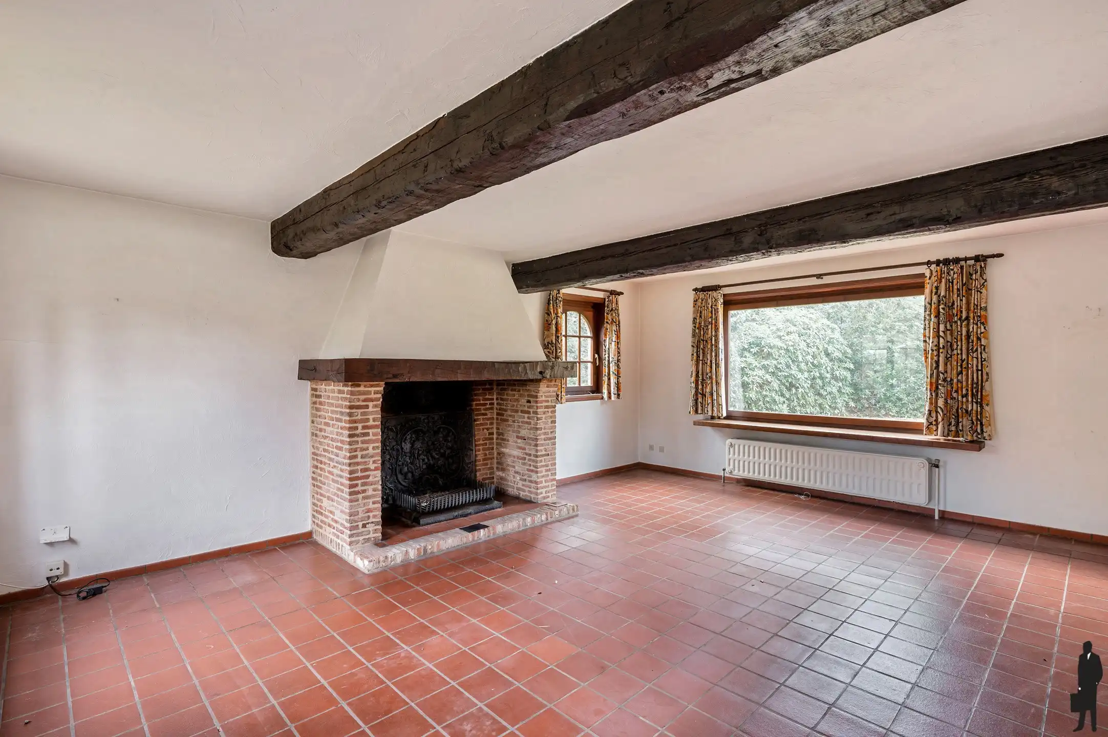 Te renoveren villa, in een bijzonder groene en residentiële omgeving!  foto 5