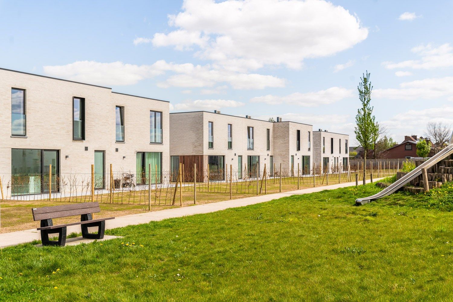 Duurzame instapklare woningen in een groene parkomgeving foto 6