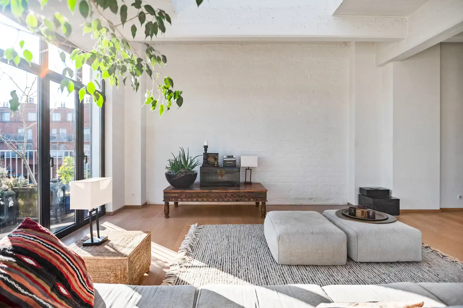 Stijlvolle loft met 2 slaapkamers en ondergrondse staanplaats te Antwerpen! foto 2