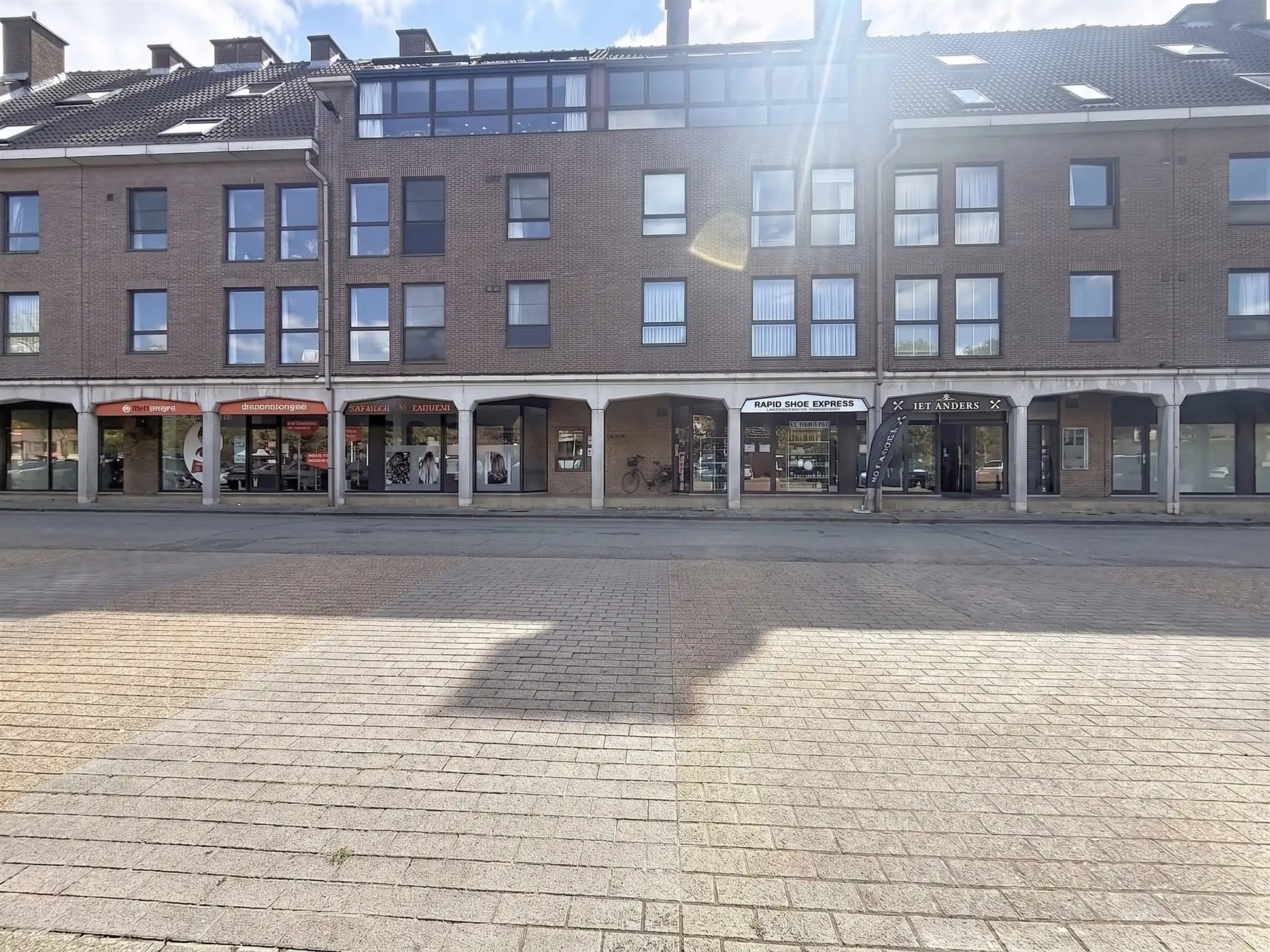 Ruim appartement op toplocatie aan het Hendrik Heymanplein in Sint-Niklaas foto 15