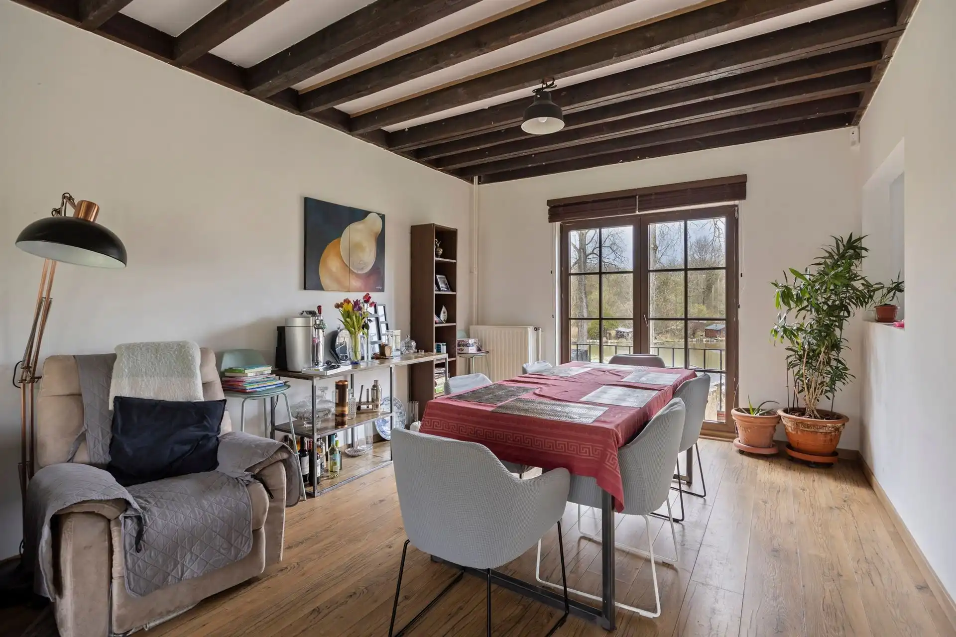 Charmante, gerenoveerde villa op rustige locatie foto 10