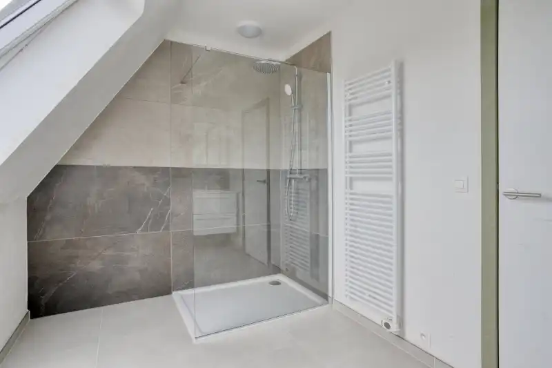 Stijlvol nieuwbouwappartement met 3 slaapkamer nabij het station van Evergem foto 5