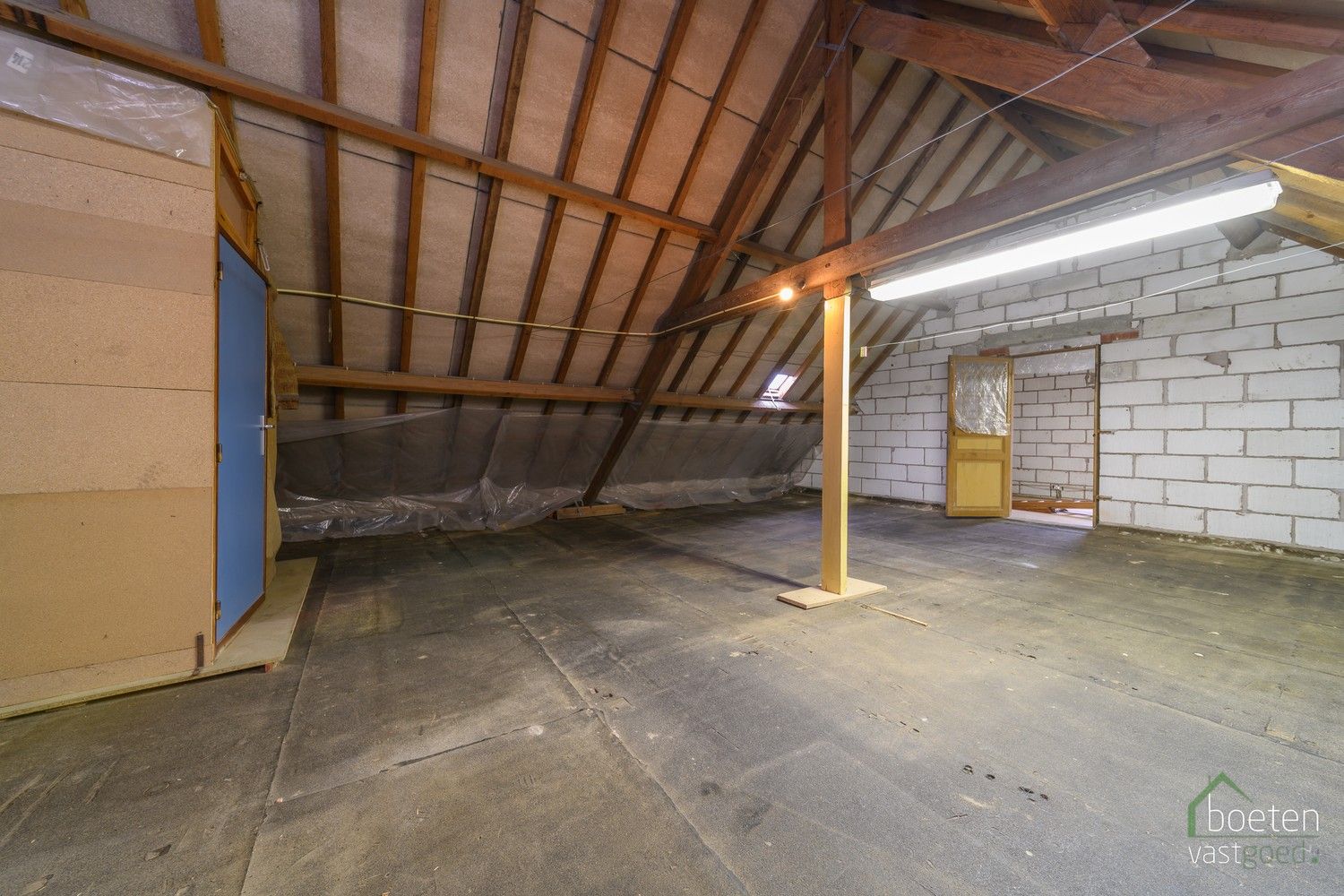 Steenkerke: Prachtig gelegen landhuis langs de Lo-vaart tussen Veurne en Alveringem op 38a 90ca grondopp. foto 16