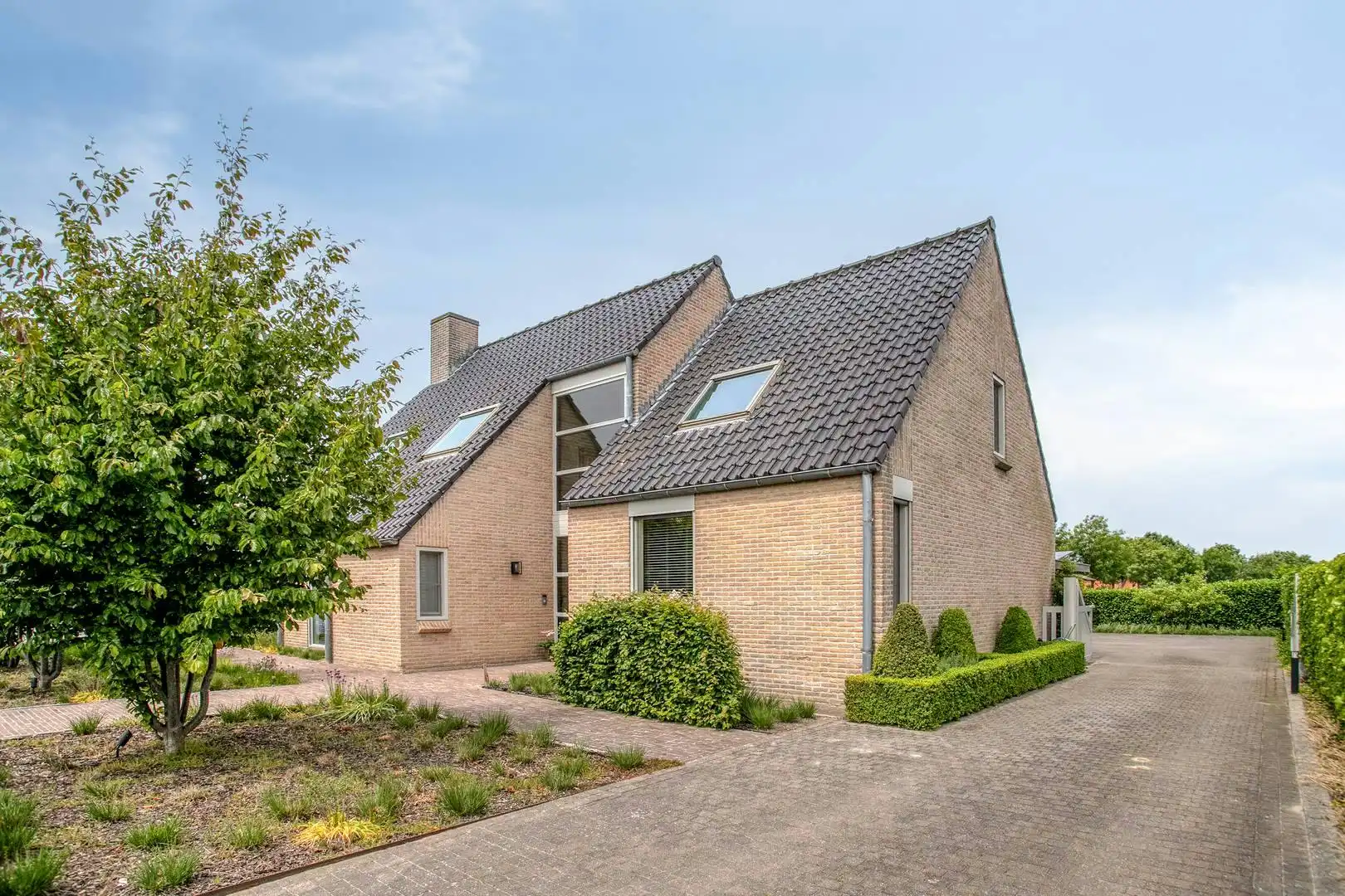 Villa te koop met prachtig zicht op groen te Wingene foto 2