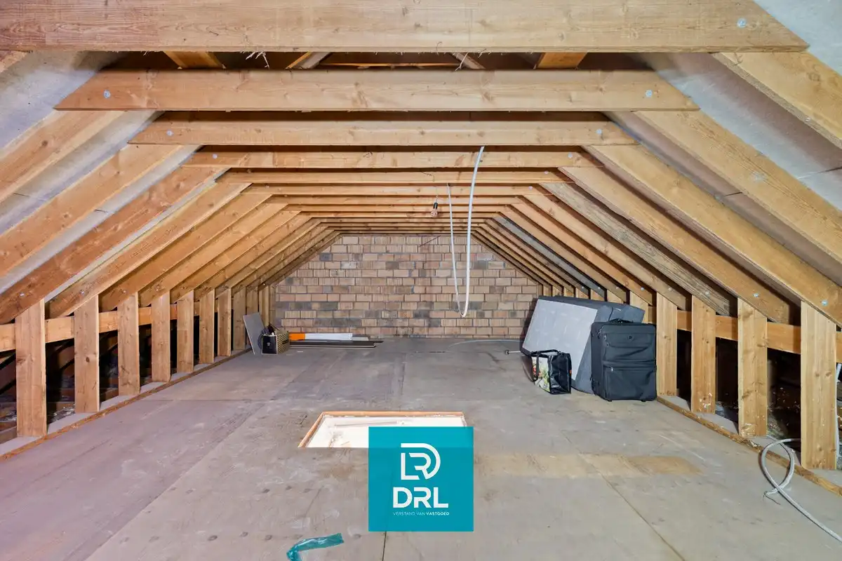 Uniek handelshuis met instapklare woning en binnenzwembad foto 31