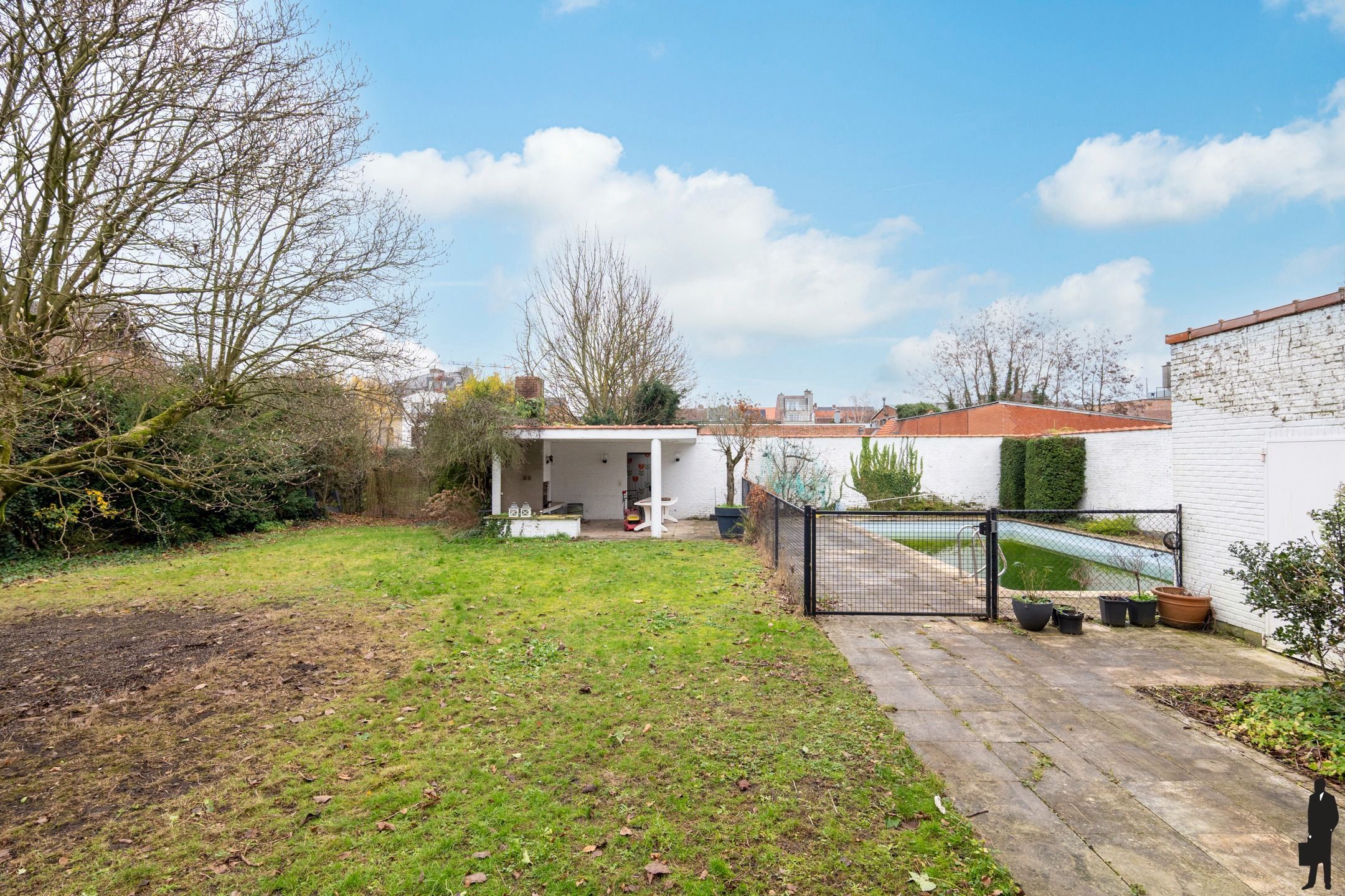 Statige en ruime gezinswoning met 5 slpks op 1.065m² foto 24