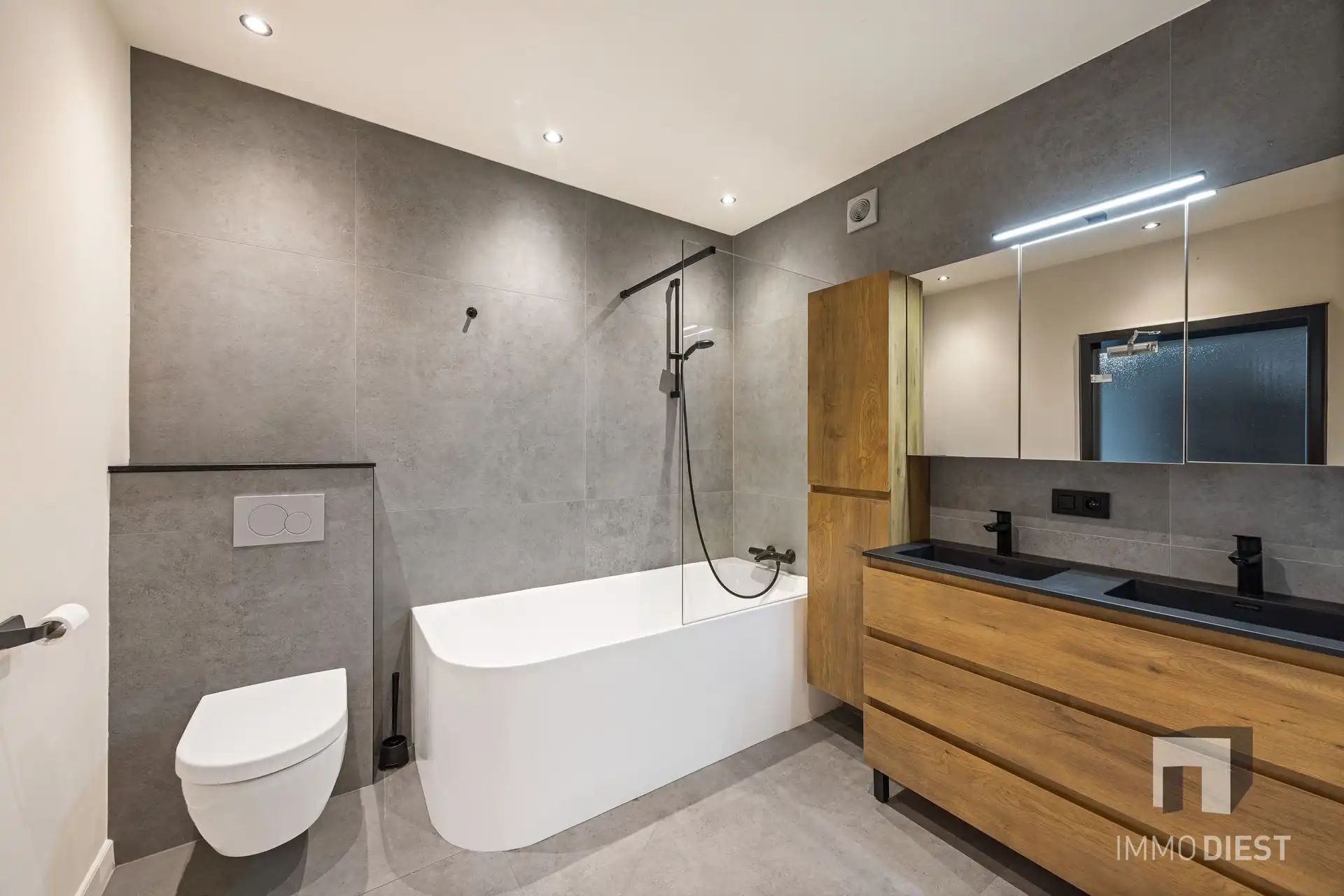 Twee vliegen in één klap: appartement en handel foto 23
