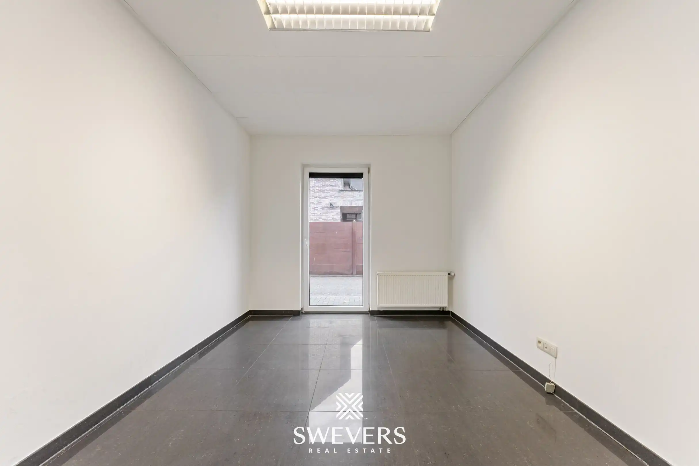 Instapklaar handelspand op toplocatie in Heusden-Zolder foto 10