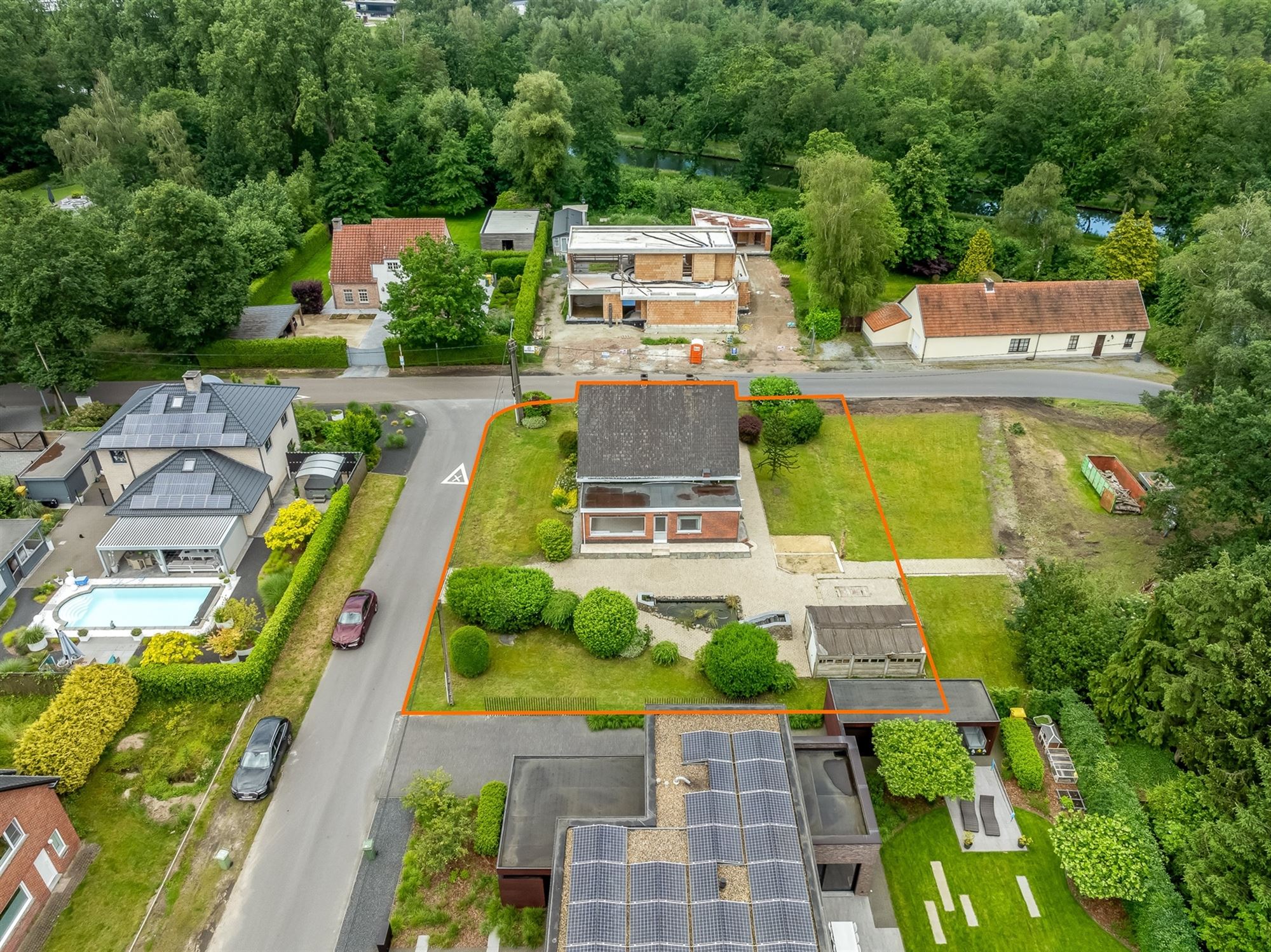 RUIME, PERFECT ONDERHOUDEN WONING MET ZUIDGERICHTE TUIN VLAKBIJ KEIHEUVEL foto 25