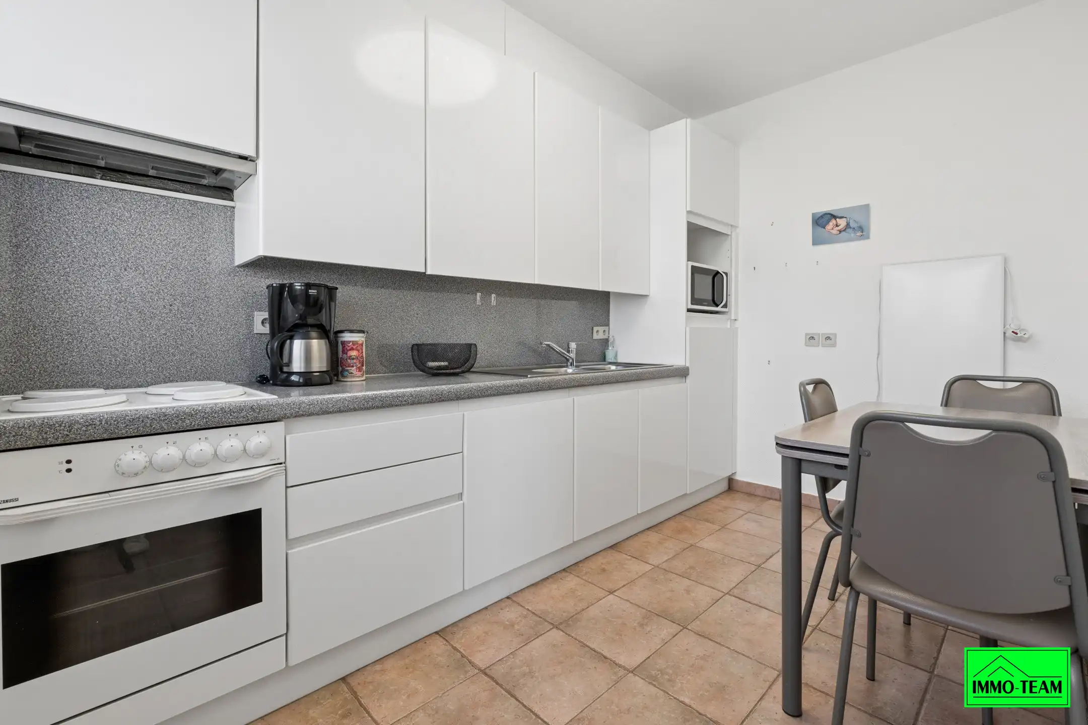charmante 3-gevelwoning met 4 slaapkamers foto 9