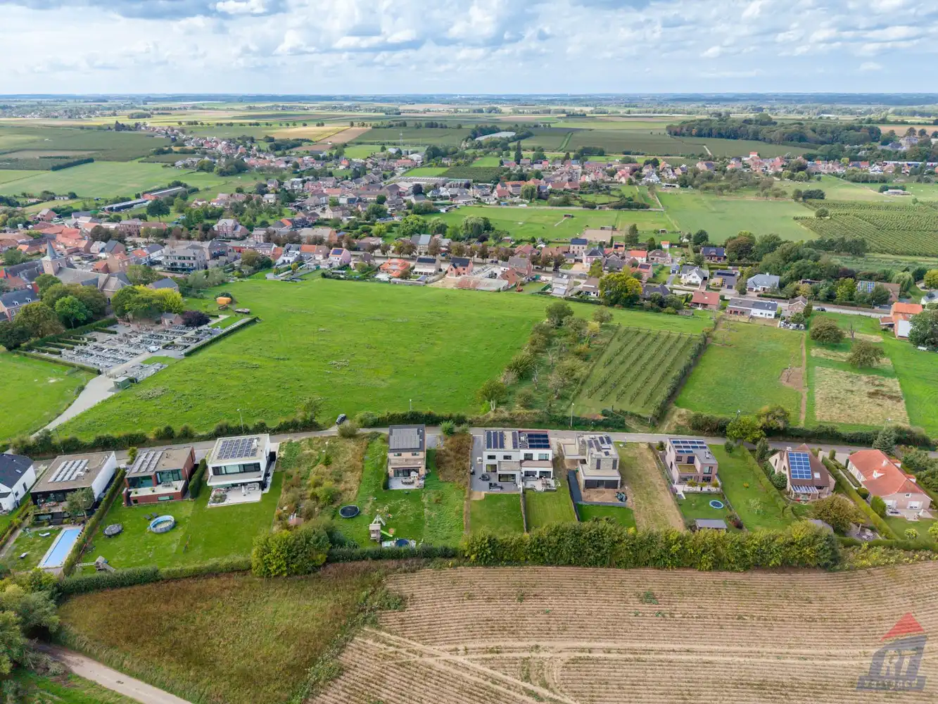 Interessant perceel bouwgrond voor halfopen bebouwing op een rustige locatie foto 3