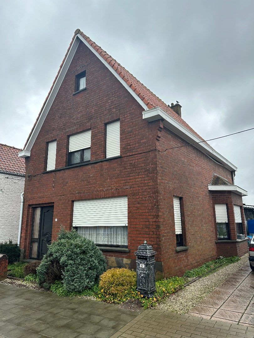 Hoofdfoto van de publicatie: Woning met 4 slaapkamers en garage te Eernegem