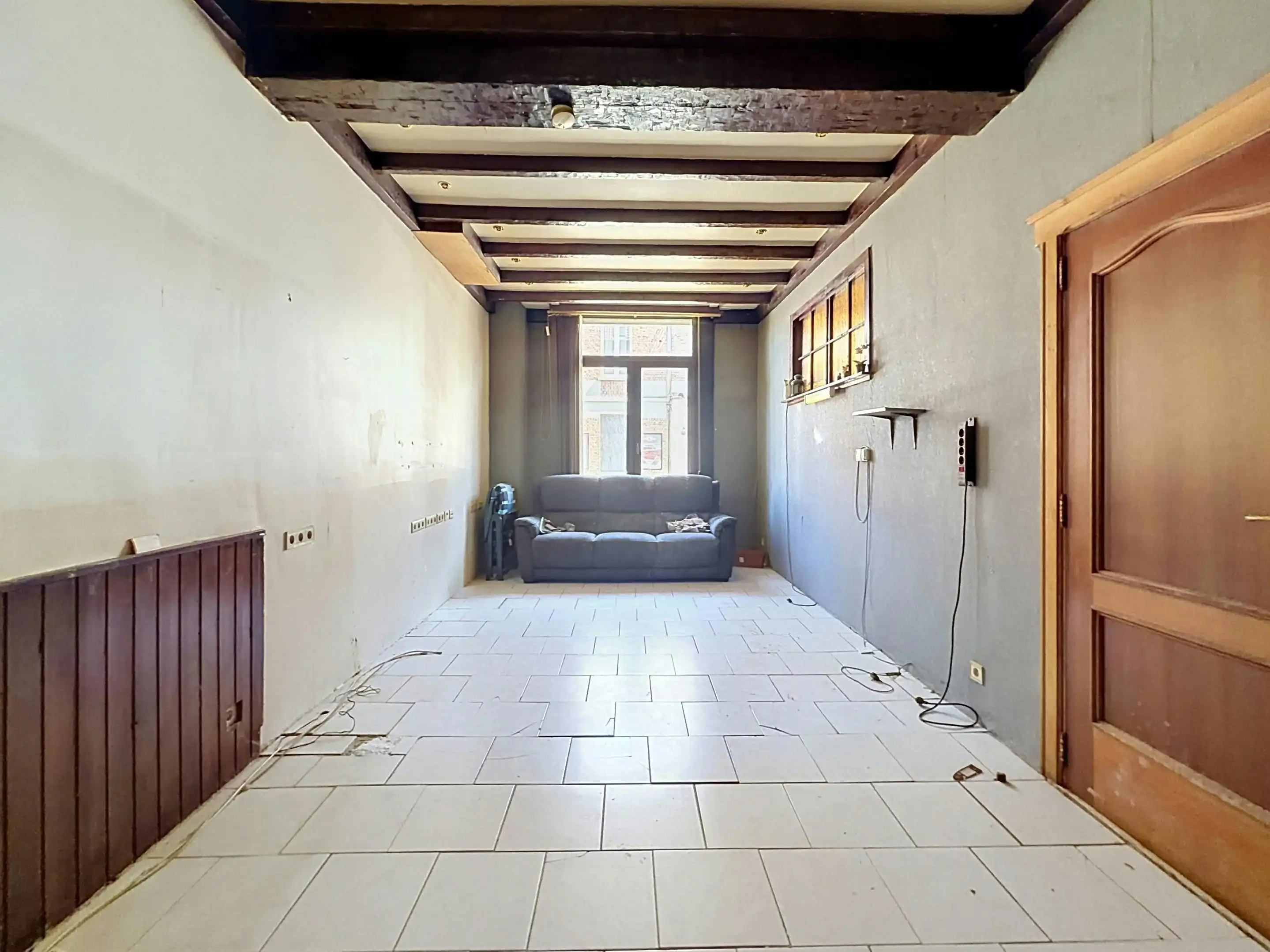 Te renoveren woning met 5 slaapkamers vlakbij Rivierenhof  foto 5