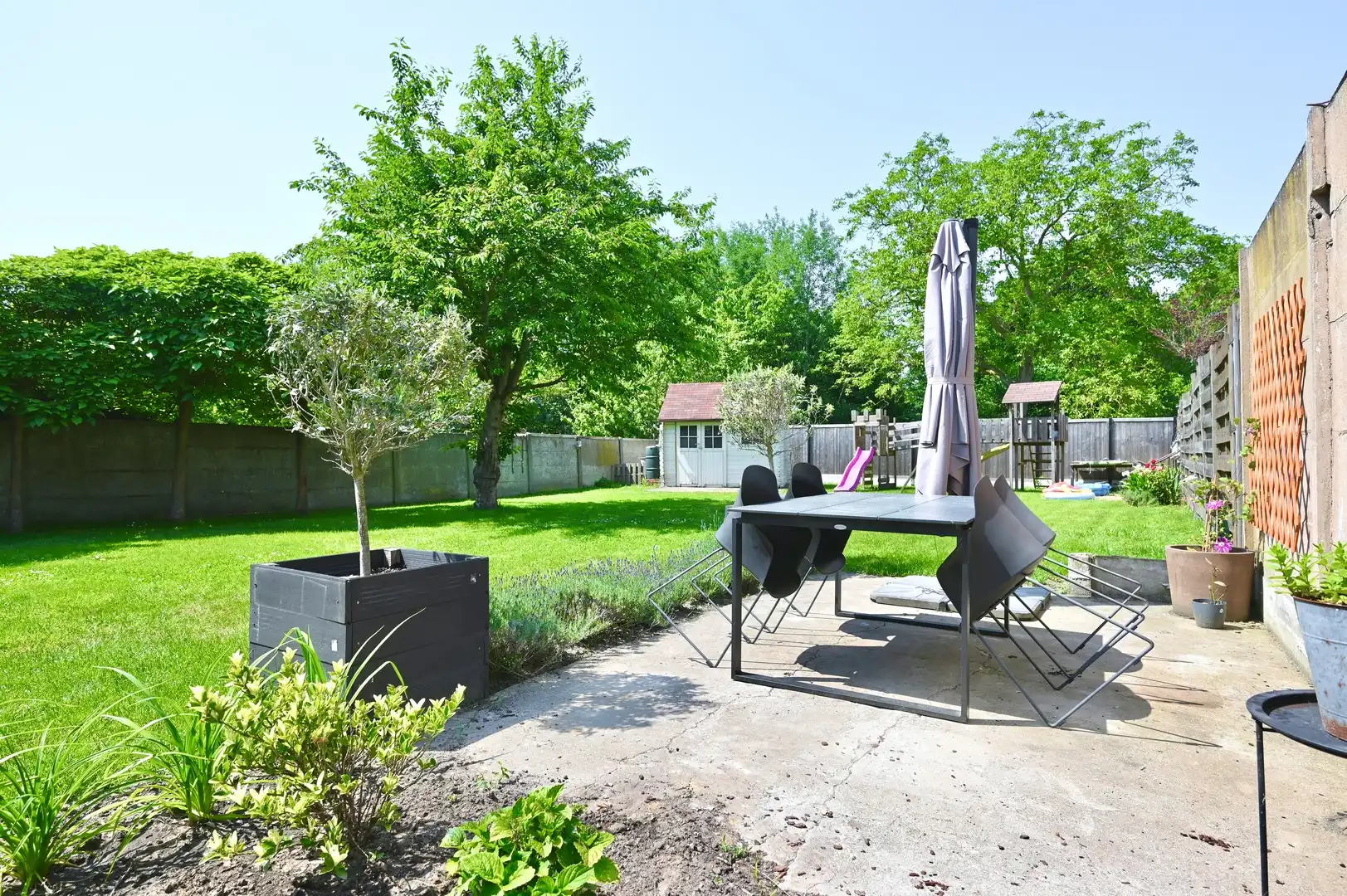 Rustig wonen, veel ruimte en volledig instapklaar! foto 3