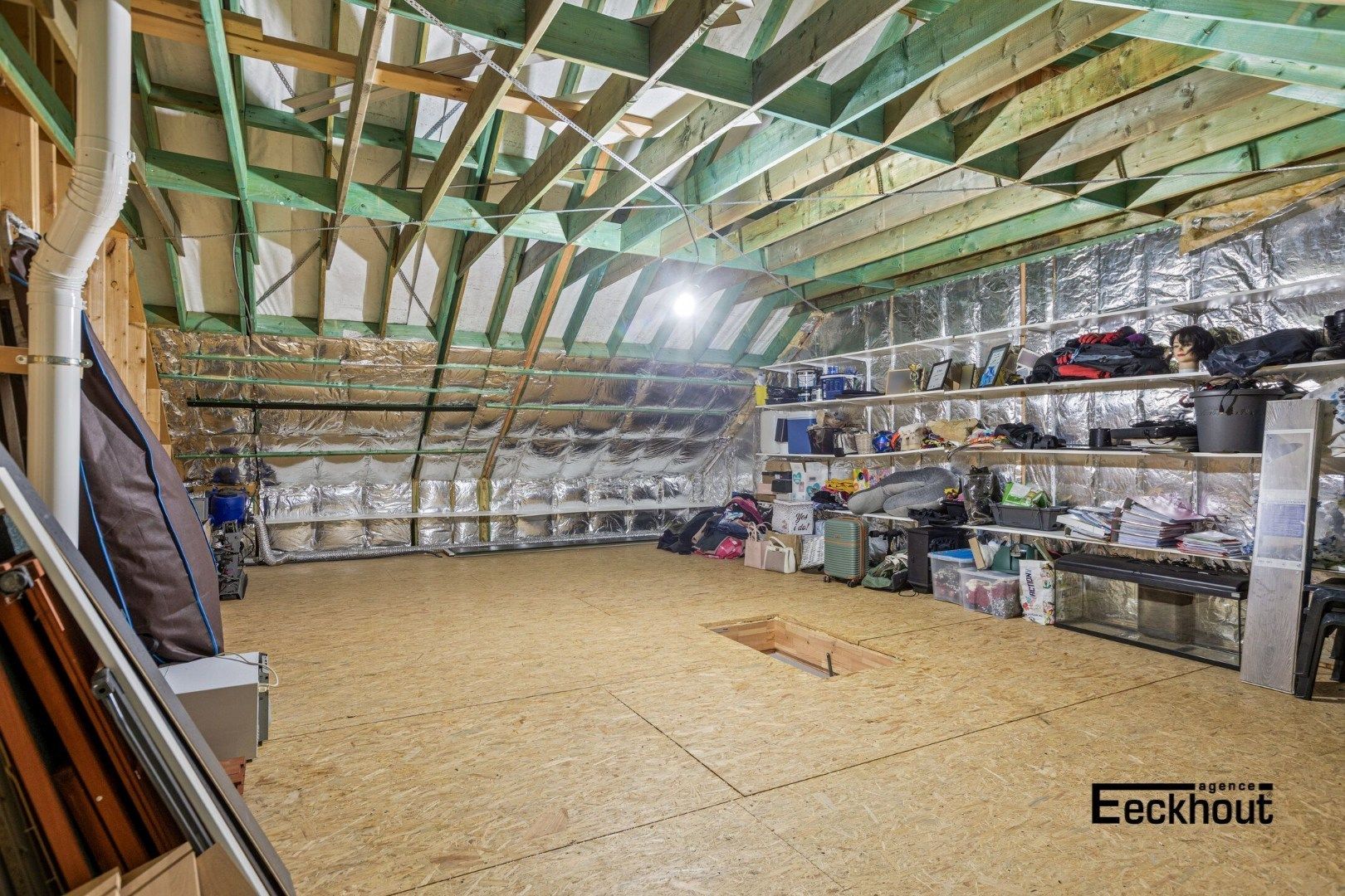 Instapklare, recente rijwoning met tuin & garage! foto 23