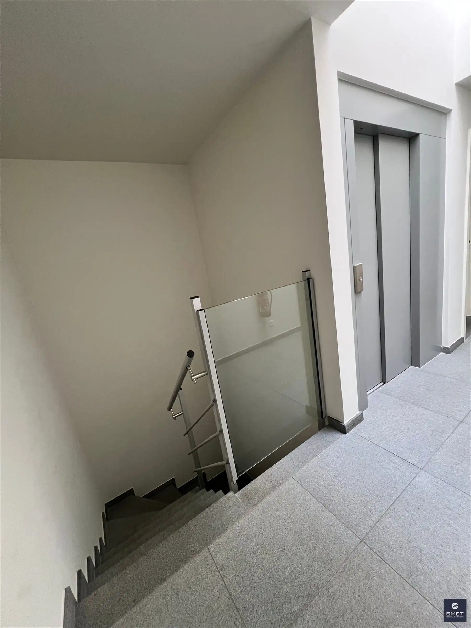 MODERN APPT. MET 2 SPKS, 2 TERRASSEN EN GARAGE foto 5
