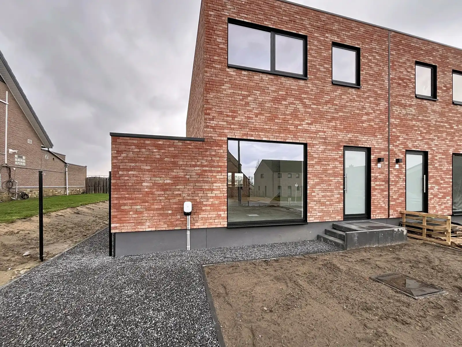 Energiezuinige nieuwbouwwoning te huur in landelijk Tielt-Winge  foto {{pictureIndex}}