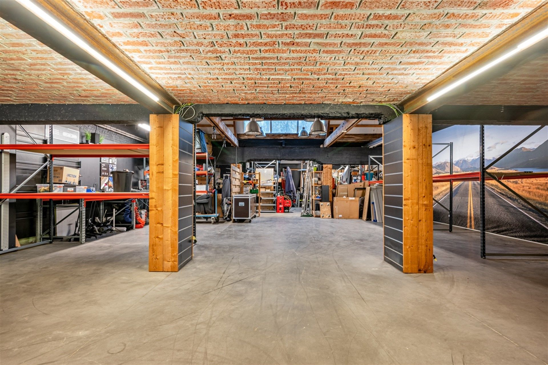 Veelzijdig gebouw bestaande uit woonst met 4 slpks, tuinloft met 1 slpk en handelspand/kantoorruimte foto 22