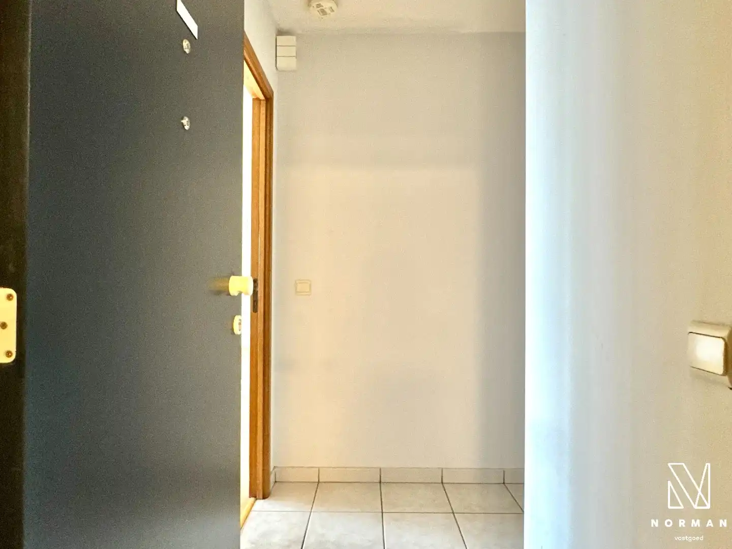 Lichtrijk en energiezuinig appartement met 2 slaapkamers, terras en garage te koop in centrum Kuurne! foto 5