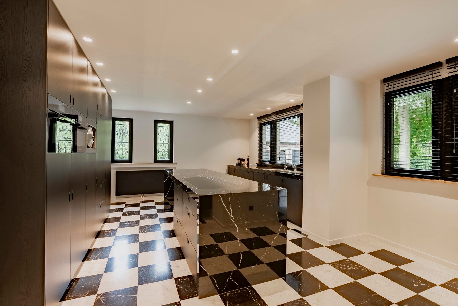 Royale art-nouveauvilla op ca. 4162 m² in Schotenhof. foto 4