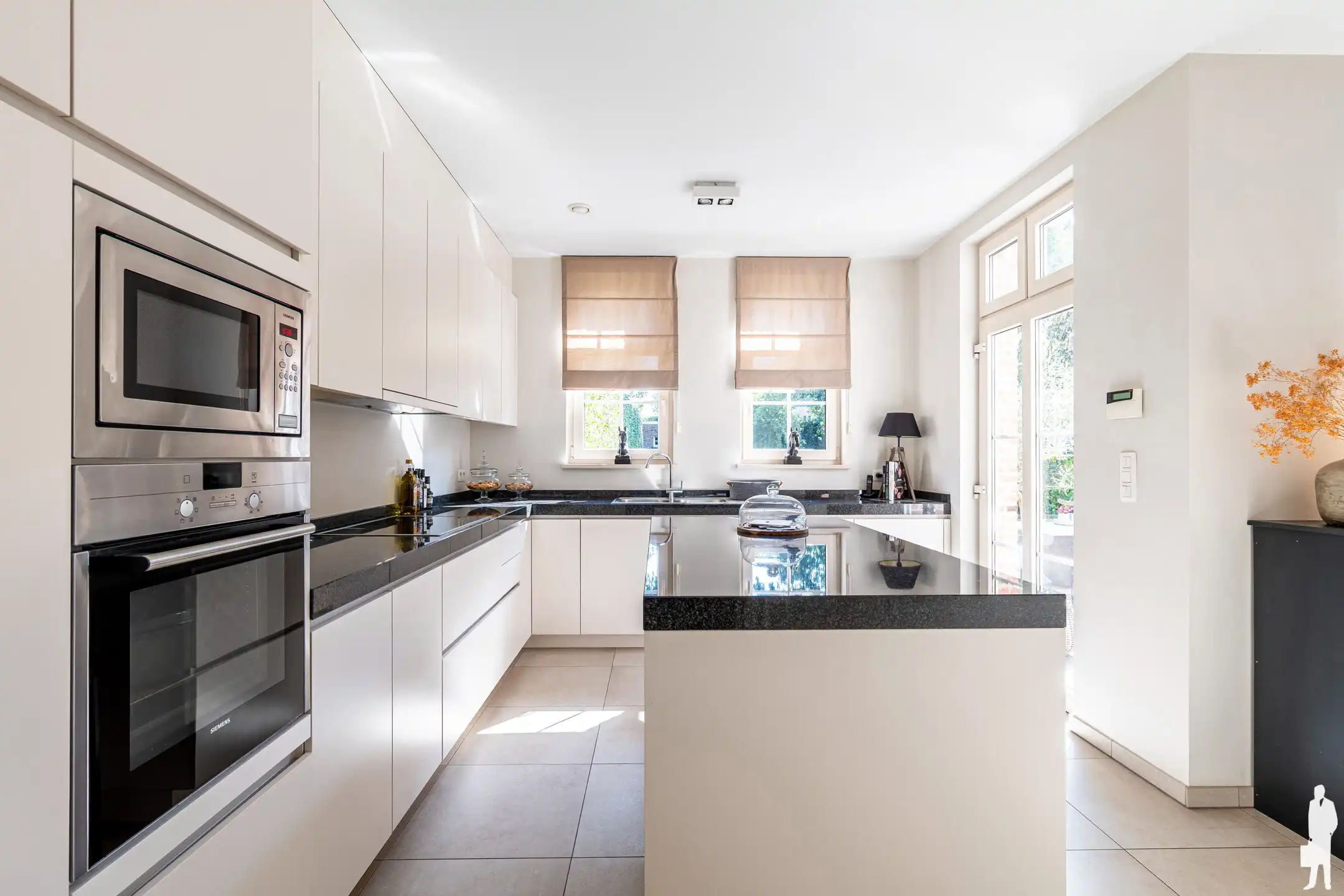 Landelijke, instapklare woning met 4 slpk., 2 bdk. en een prachtige tuin te Minderhout foto 12