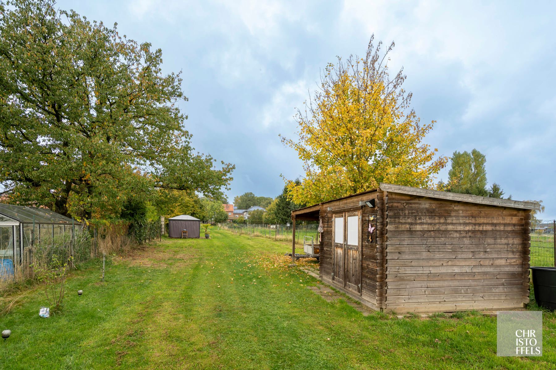 Charmante woning op ruim perceel te Lanaken! foto 15