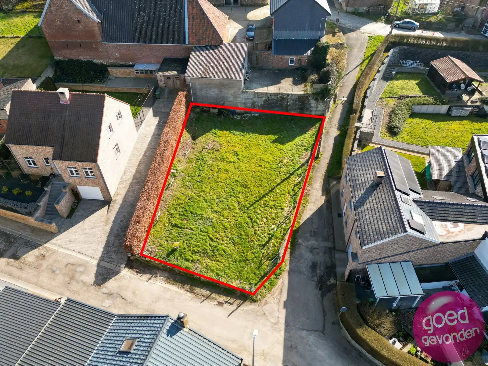 BOUWGROND OPEN BEBOUWING met vergunde plannen foto {{pictureIndex}}