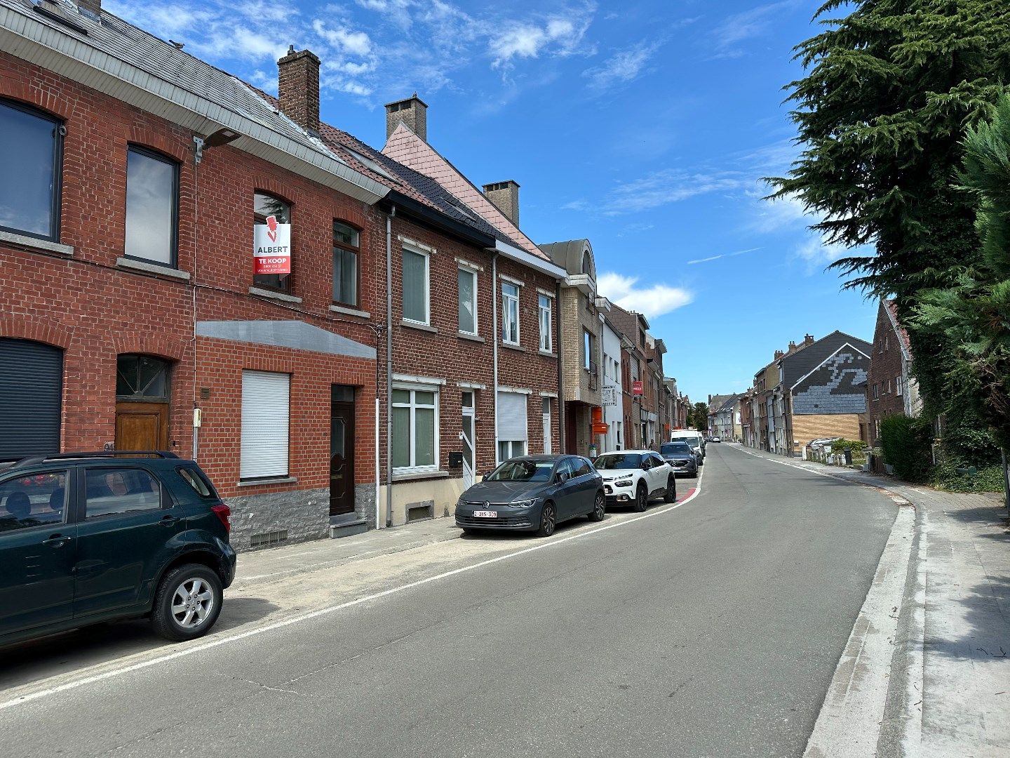 Grondig op te frissen woning - Sint-Rochuswijk te Halle foto 2