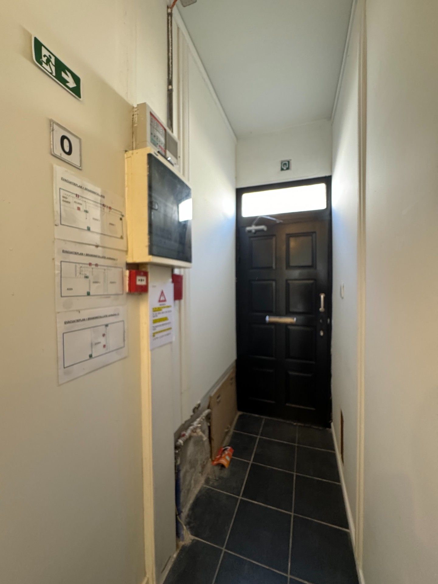 OPBRENGSTEIGENDOM MET 4 KAMERS EN 1 STUDIO foto 3