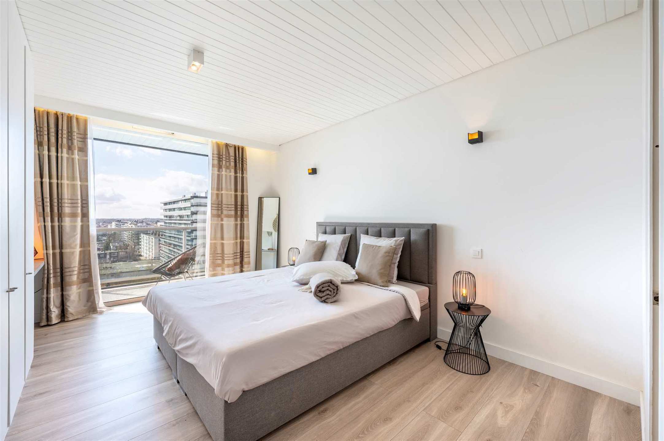 KWALITATIEF GERENOVEERD 3 SLKR APPARTEMENT MET TWEE TERRASSEN OP TOPLOCATIE IN BERCHEM foto 19