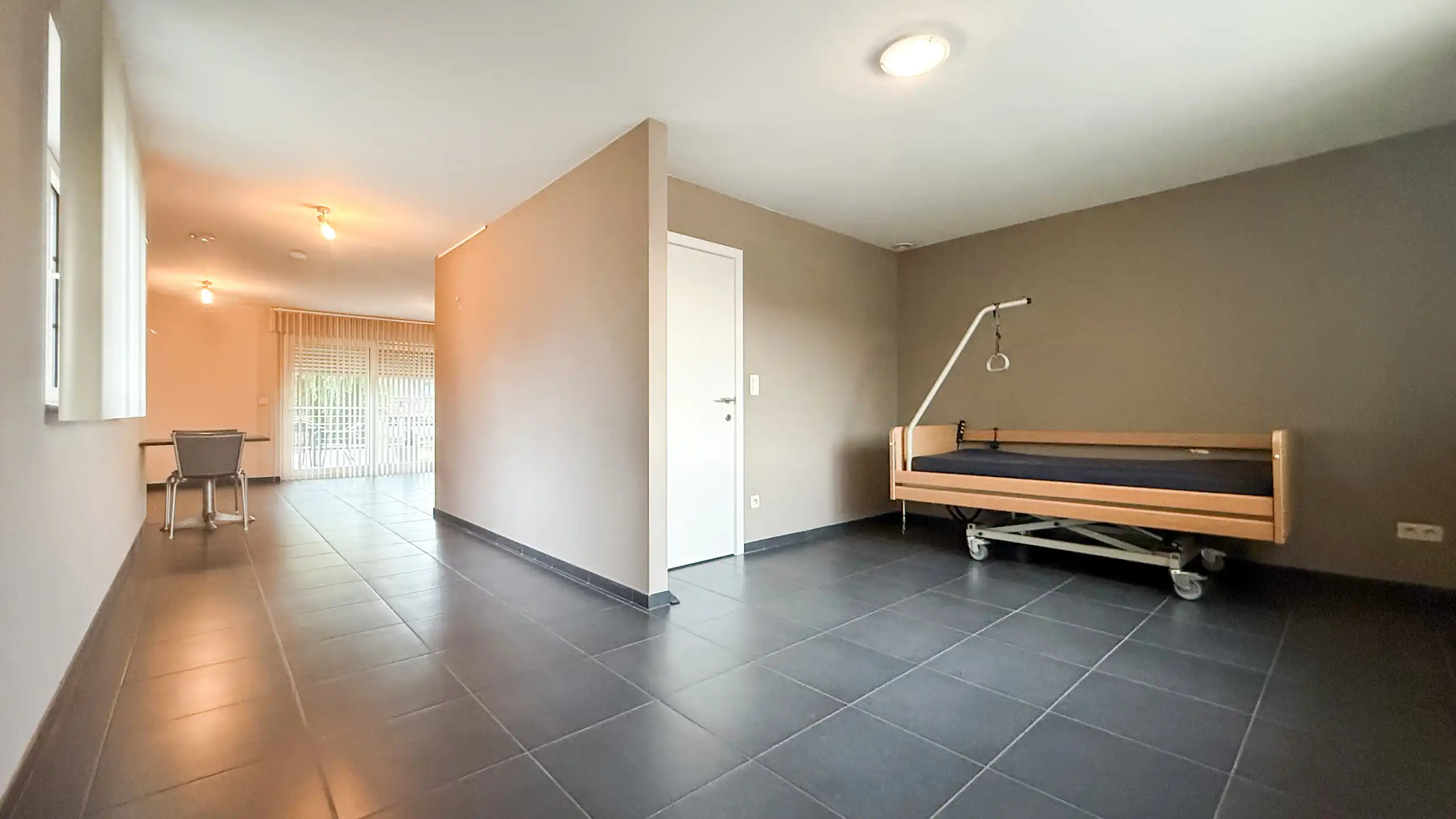Veelzijdig investeringspand met 10 kamers, lift en kelder! foto 73