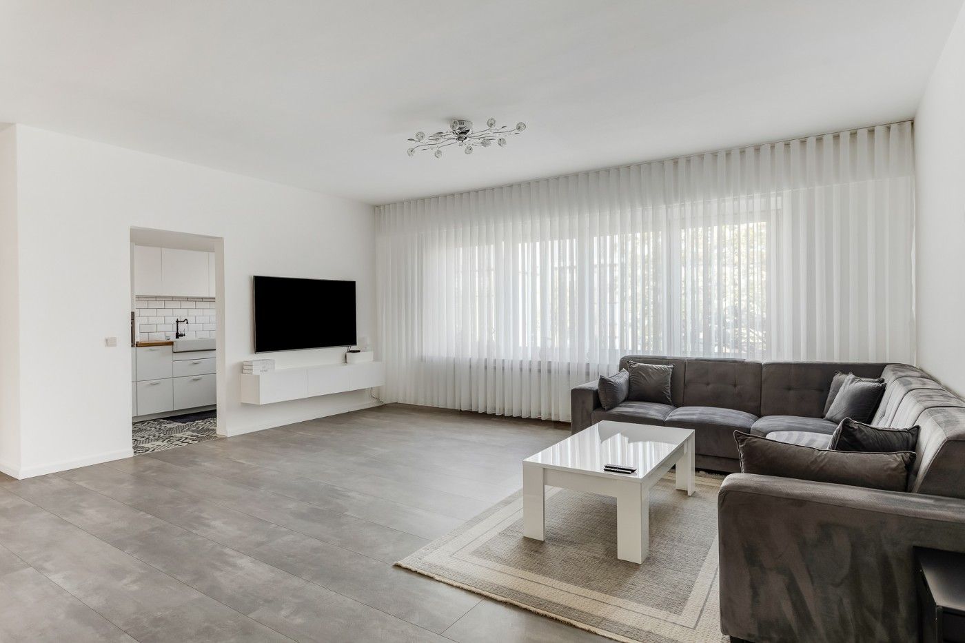 Gerenoveerd app. op 1e verd. met 3 slpk. en garage foto 6