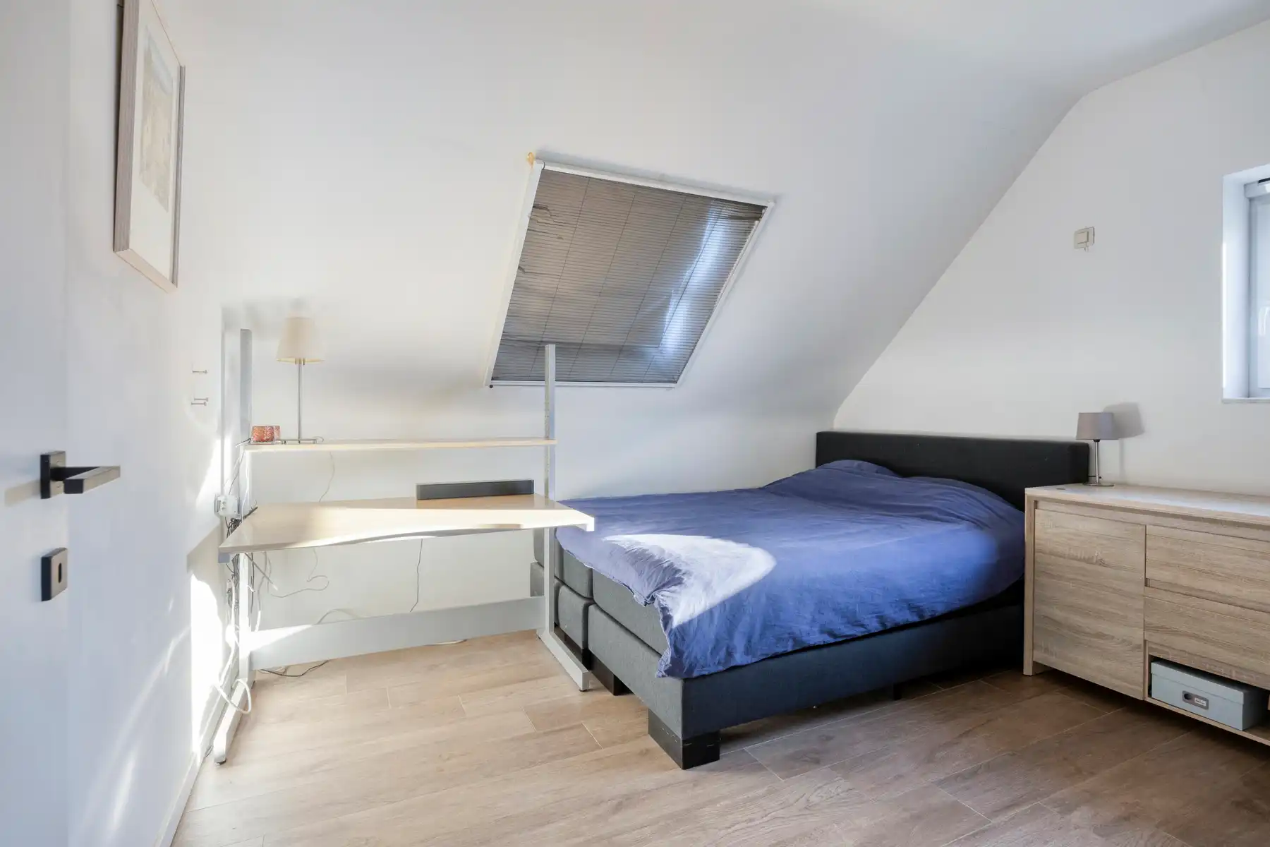 PRACHTIG AFGEWERKT EN ENERGIEZUINIG DUPLEX-APPARTEMENT (123 M2 WOONOPPERVLAKTE) (BRON: EPB) MET 2 SLAAPKAMERS, RUIM &nbsp;EN ZONOVERGOTEN TERRAS, EN AUTOSTANDPLAATS EN TUINBERGING TE NEERHAREN!&nbsp; foto 13