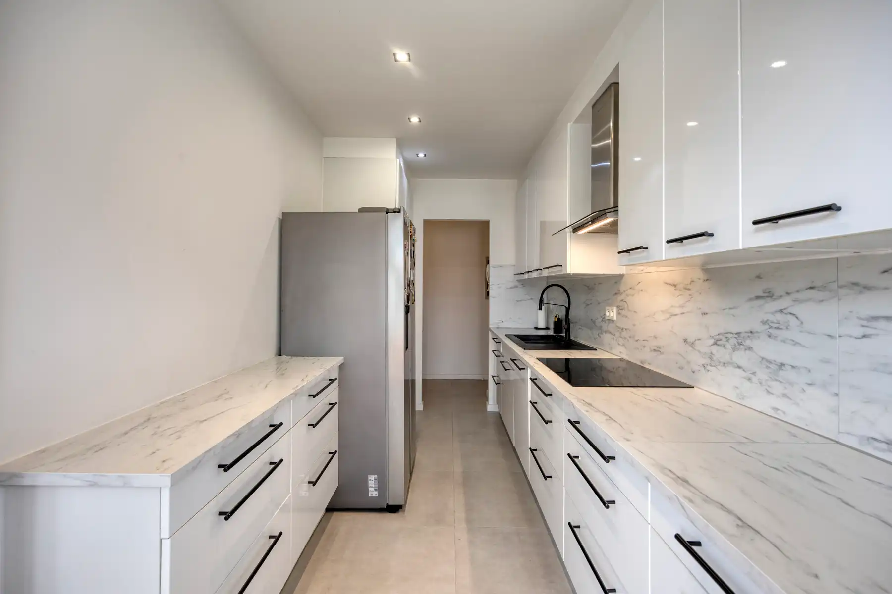 Gerenoveerd 3-slaapkamer appartement foto 8